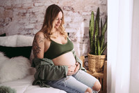Ariana maternity