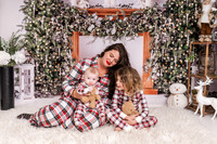 Courtney G christmas mini 2024